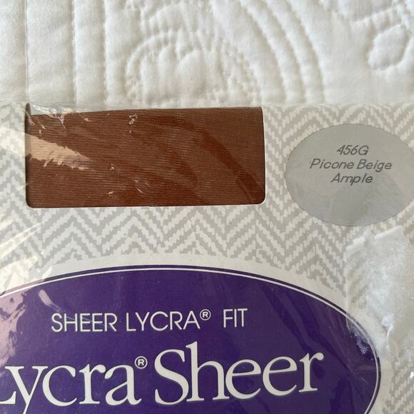 Lycra Sheer Light Control Pantyhose Hosiery Nylons Size Ample Picone Beige NWT - Picture 2 of 3